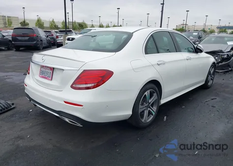 2020 Mercedes-Benz E 350 z USA, uszkodzony, nr VIN WDDZF8DB4LA745452